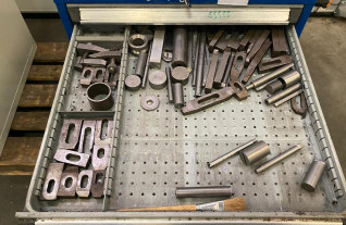 overige-gereedschappen-cabinet-600-x-600-x-900-with-cutting-milling-tools-5511-5