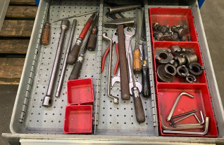 overige-gereedschappen-cabinet-600-x-600-x-900-with-cutting-milling-tools-5511-7