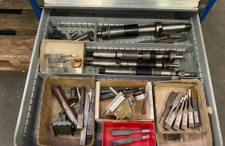 overige-gereedschappen-cabinet-600-x-600-x-900-with-cutting-milling-tools-5511-11