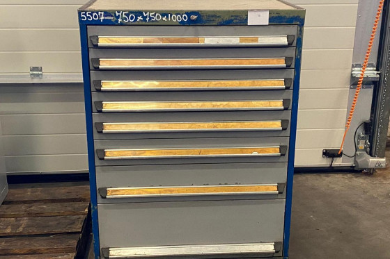 Cabinet 750 x 750 x 1000 with cutting tools / milling