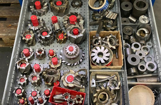 overige-gereedschappen-cabinet-750-x-750-x-1000-with-cutting-tools-milling-5507-5