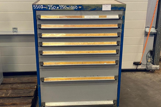Cabinet 750 x 750 x 1000 with cutting tools / milling
