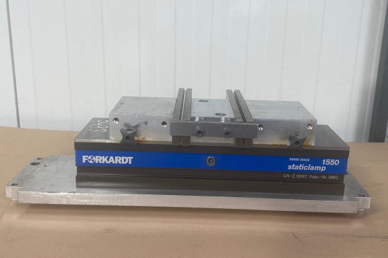 FORKARDT - STATICLAMP 1550