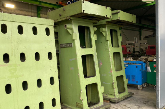 (2x) Angle plates 1000 x 1200 x 2450 mm