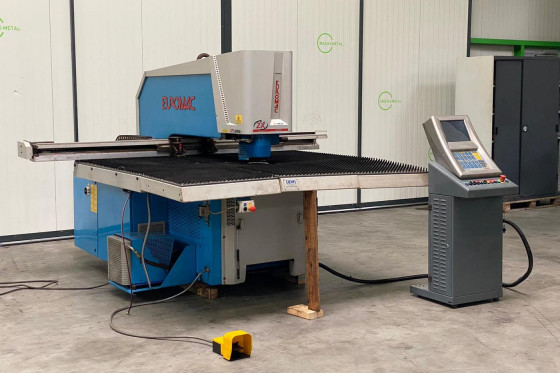 ピッチングマシン PMW EUROMAC - ZX INDEX Nibbling machine used | Mach4Metal