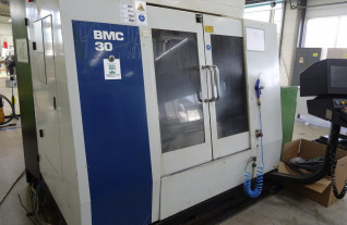 3-assige-bewerkingscentra-hurco-bmc-30-5407