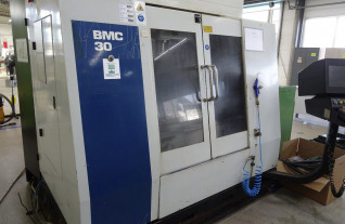3-assige-bewerkingscentra-hurco-bmc-30-5407-4