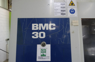 3-assige-bewerkingscentra-hurco-bmc-30-5407-5