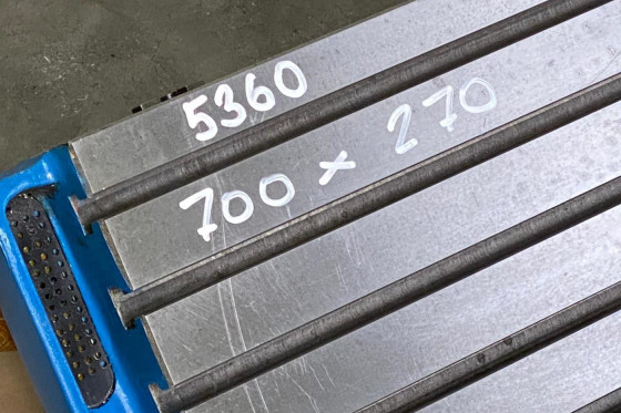 Milling machine table 700 x 270 mm / horizontal shaft / collets