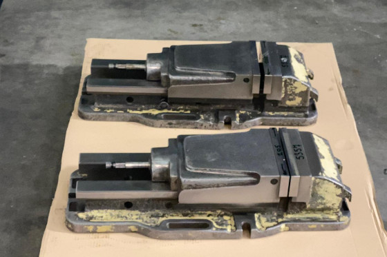 2 x Machine vice Holdwell 205 mm width