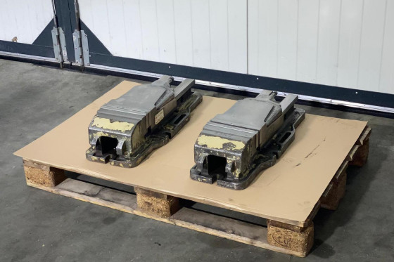 2 x Machine vice Holdwell 205 mm width