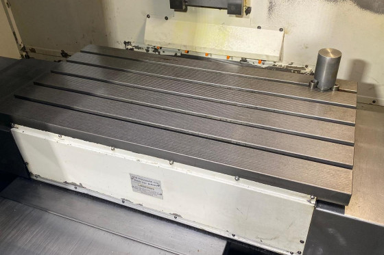 BRIDGEPORT - VMC 1000 X 22 MOULDMASTER