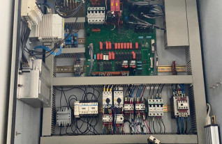 3-assige-bewerkingscentra-bridgeport-vmc-1000-x-22-mouldmaster-5311-18