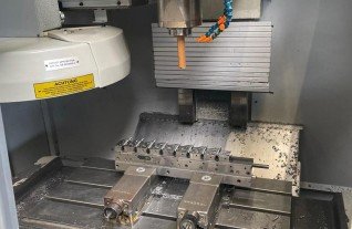 BRIDGEPORT - VMC 560 3-axis CNC machine (VMC) used | Mach4Metal