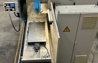 56e07260-7ead-4a56-a3c7-6ada6d54d5f5.jpg