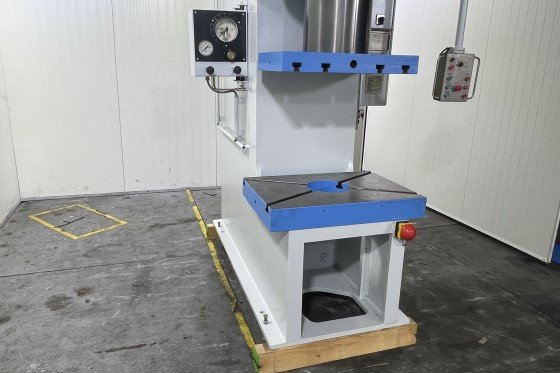 WMW Zeulenroda - PYE 250 S/1M