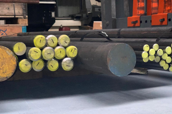 Steel shaft / bar ca 1900 Kg Ø 14 / 15 / 16 / 20 / 22 / 25 / 32 / 36 mm
