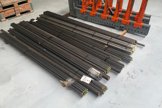 Steel shaft / bar ca 1900 Kg Ø 14 / 15 / 16 / 20 / 22 / 25 / 32 / 36 mm