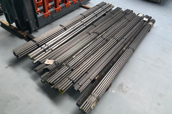 Steel shaft / bar ca 1900 Kg Ø 14 / 15 / 16 / 20 / 22 / 25 / 32 / 36 mm