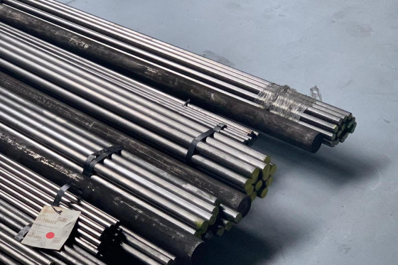Steel shaft / bar ca 1900 Kg Ø 14 / 15 / 16 / 20 / 22 / 25 / 32 / 36 mm