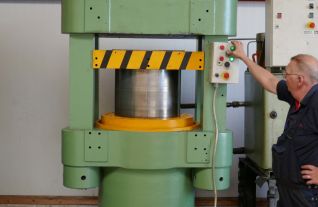 MAKEY BOWLEY - EUROPRESS 1000