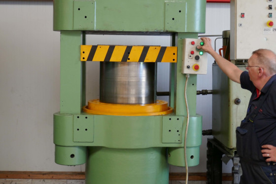MAKEY BOWLEY - EUROPRESS 1000
