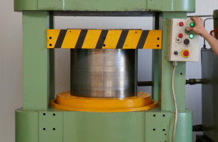 hyraulische-persen-makey-bowley-europress-1000-3972-12