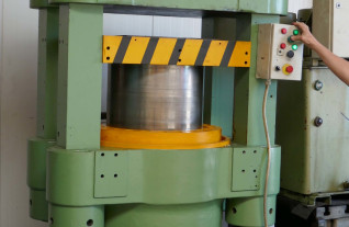 hyraulische-persen-makey-bowley-europress-1000-3972-15