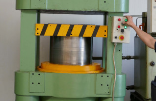 hyraulische-persen-makey-bowley-europress-1000-3972-16