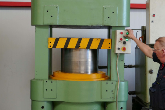 MAKEY BOWLEY - EUROPRESS 1000