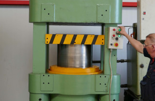hyraulische-persen-makey-bowley-europress-1000-3972-17