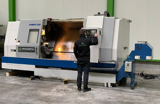 6351-PUMA-450-CNC-Lathe-13