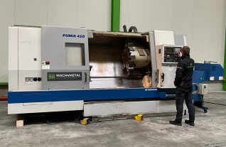 6351-PUMA-450-CNC-Lathe-19