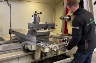 Weiler E110 x 3000 mm Teach-in Zyklengesteuerte Drehmaschine Draaibank 5335 MACH4METAL 1-2
