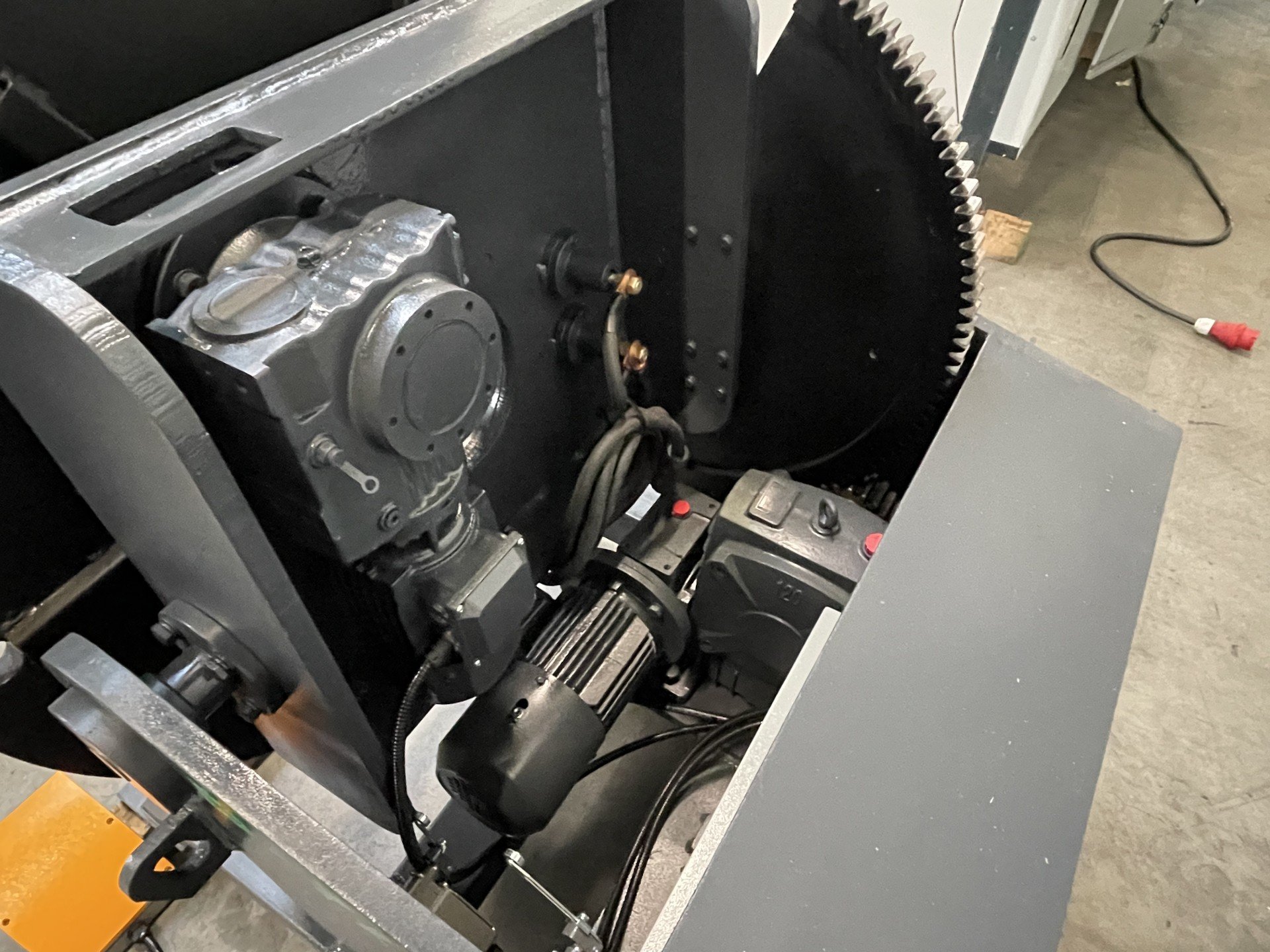 New And Used Machine Tools & Equipment