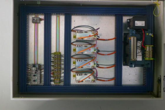 LVD - lvd ppeb efl Cadman in 10 Axis hoekmeet systeem 