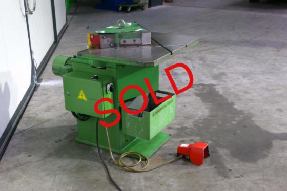 Hydraulic corner notcher ausklinkmaschine uithoeke