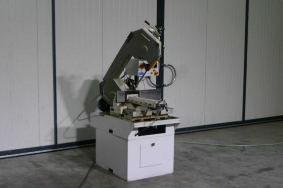 Semi automat bandsaw pneumatic