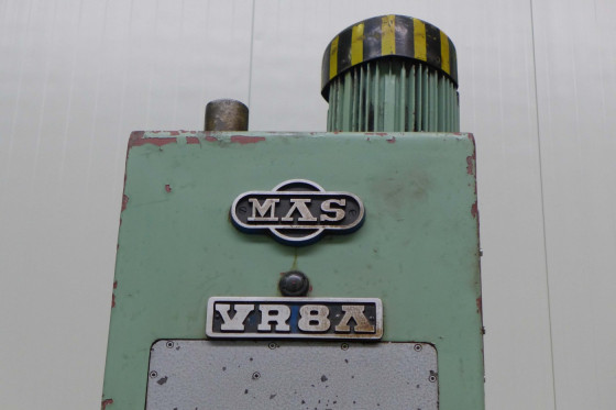 VR8A