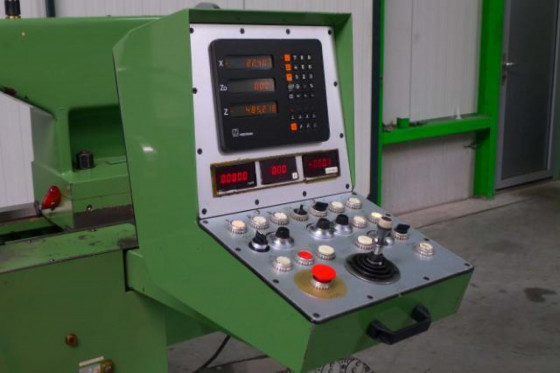 EST TICINO - est ticino et bm 520 Universal sliding bed lathe 