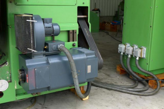 EST TICINO - est ticino et bm 520 Universal sliding bed lathe 