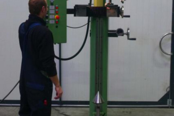 Henninger Technica Vertical Centre Grinding machin