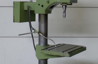 radiaalboormachines-alzmetall-hochleistungs-saulenbohrmaschine-alzmetal-1746-1