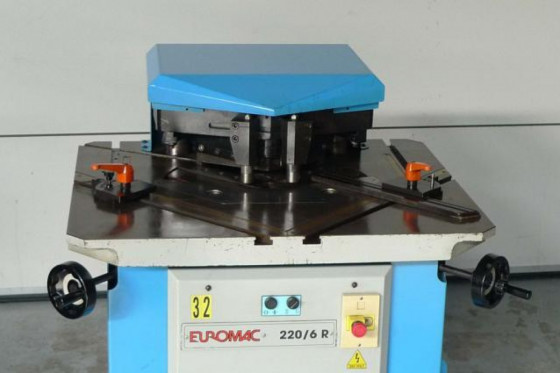 EUROMAC - ausklink maschine uithoeker  corner notcher