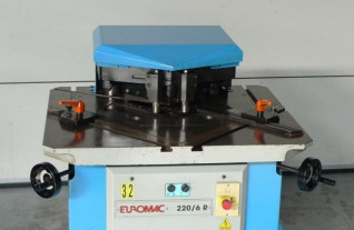 uithoekers-euromac-ausklink-maschine-uithoeker-corner-notcher-1682-1
