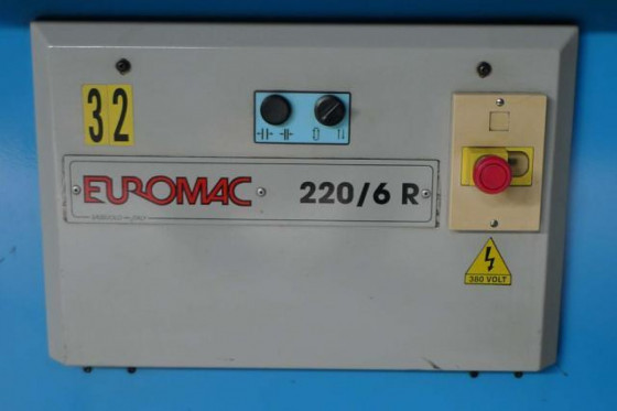 EUROMAC - ausklink maschine uithoeker  corner notcher