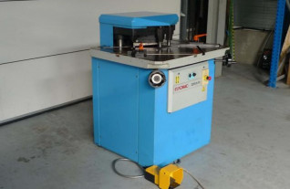 uithoekers-euromac-ausklink-maschine-uithoeker-corner-notcher-1682-4