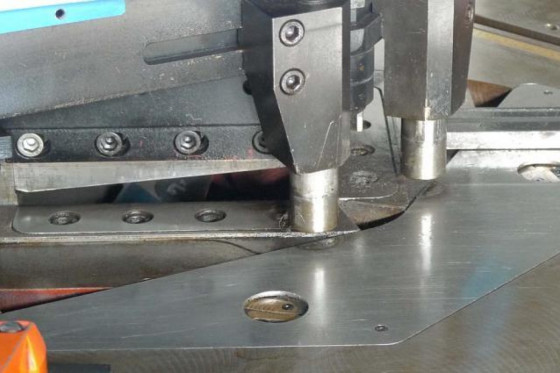 EUROMAC - ausklink maschine uithoeker  corner notcher