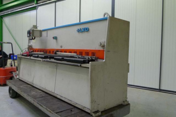 LVD - CNC Guillotine / tafel shere