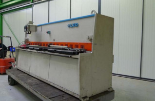 plaatscharen-lvd-cnc-guillotine-tafel-shere-1607-4